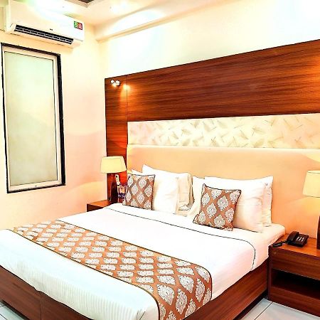 Hotel When In Gurgaon - Opposite To Artemis Hospital מראה חיצוני תמונה