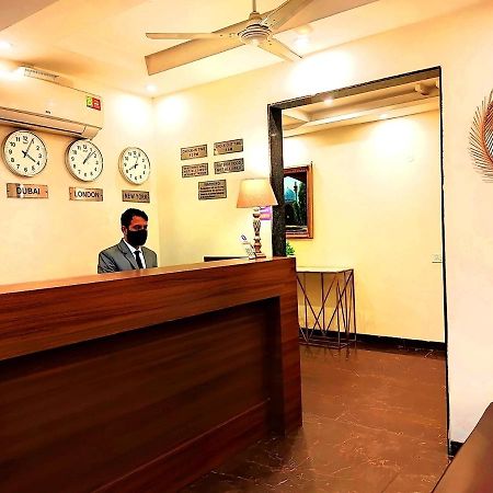 Hotel When In Gurgaon - Opposite To Artemis Hospital מראה חיצוני תמונה