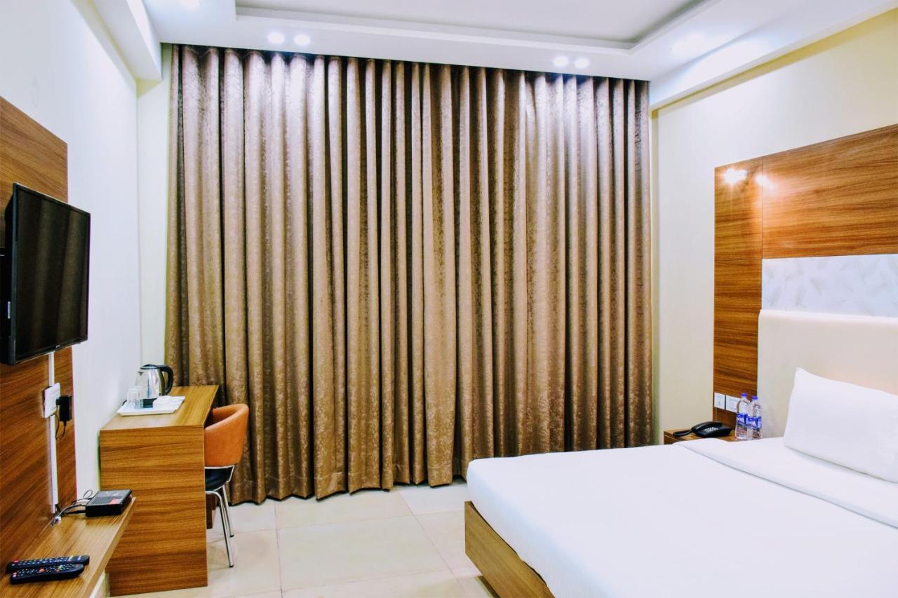 Hotel When In Gurgaon - Opposite To Artemis Hospital מראה חיצוני תמונה