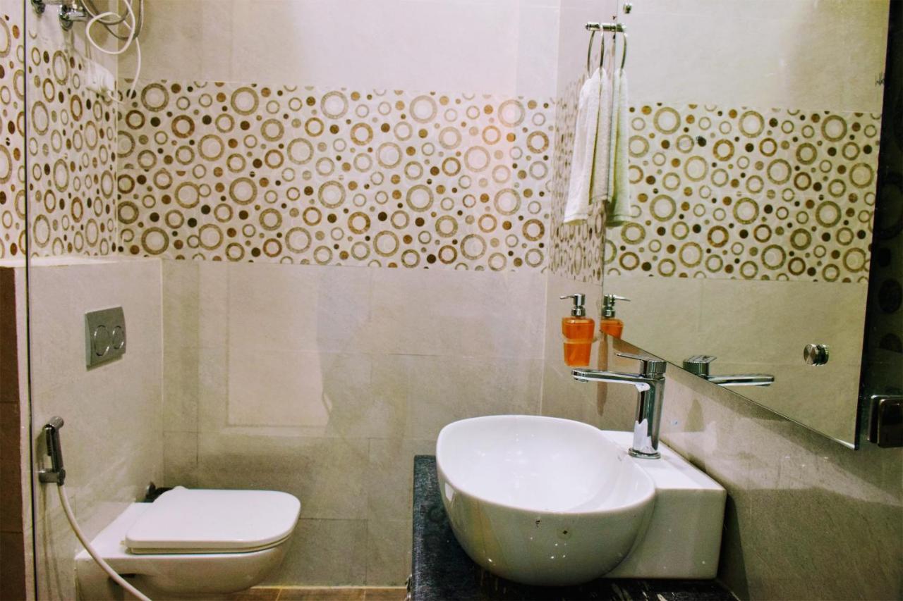 Hotel When In Gurgaon - Opposite To Artemis Hospital מראה חיצוני תמונה